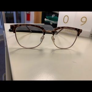 Quay Australia Evasive blue light glasses